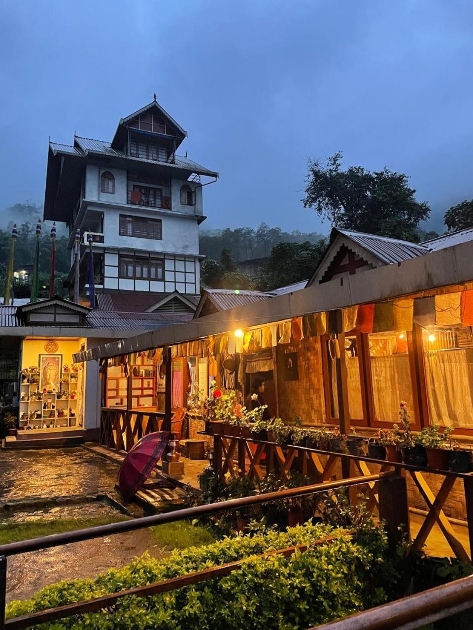 Daragaon Retreat Apartamento Pelling Exterior foto